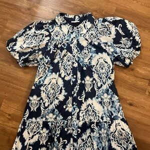 entro Navy and White Floral-Print Blouse